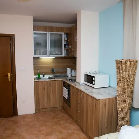 Library Chalets Шале Банско