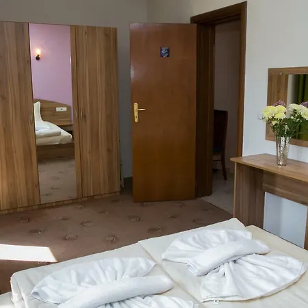 Library Chalets * Банско